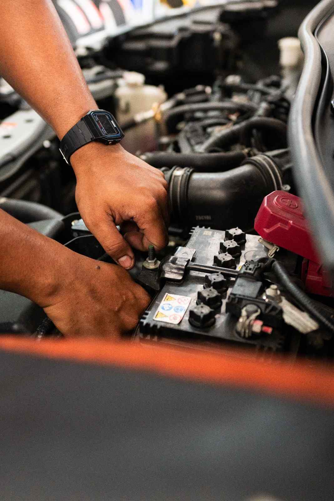 Mobil Mogok? Ini Solusi Toko Aki Emergency 24 Jam Terbaik